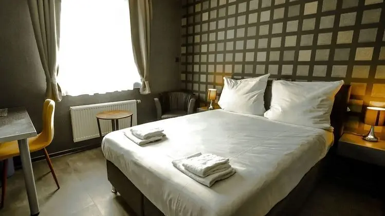 Classic Tek Büyük Yataklı Oda