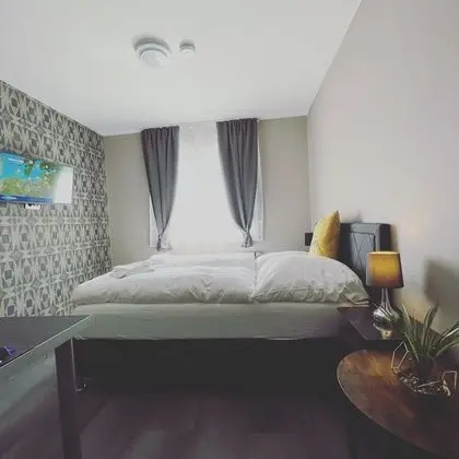 Classic Tek Büyük Yataklı Oda