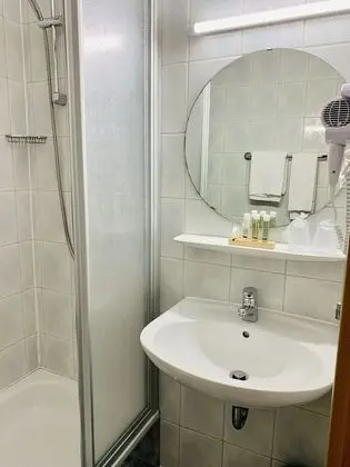 Economy Tek Büyük Yataklı Oda