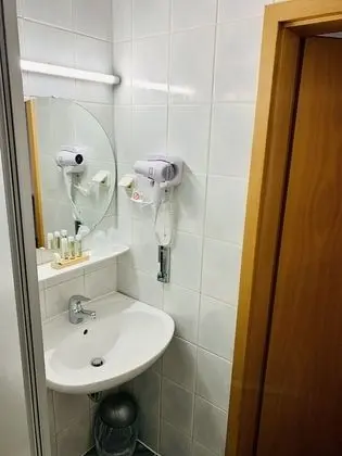 Economy Tek Büyük Yataklı Oda