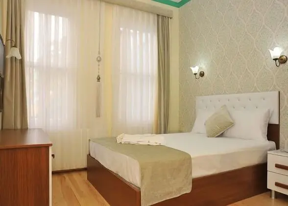 Tek Büyük veya İki Ayrı Yataklı Oda