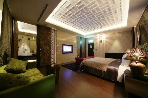 Deluxe Tek Büyük Yataklı Oda, Sıcak Su Havuzu