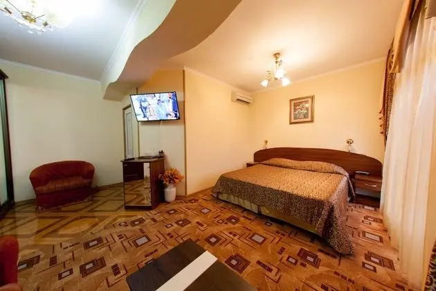 Comfort Tek Büyük veya İki Ayrı Yataklı Oda