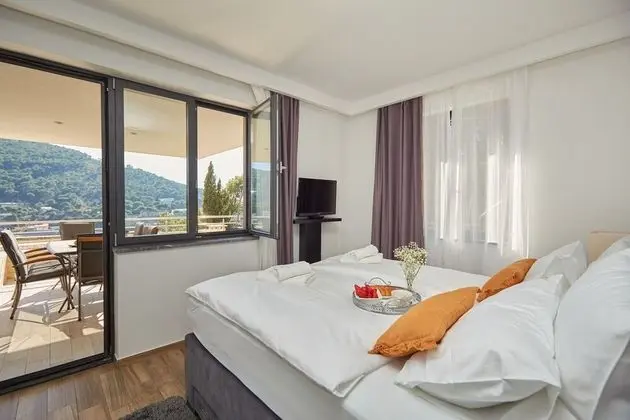 Apart Daire (Luxury Two Bedroom Apartment with Sea)