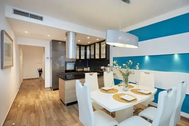 Apart Daire (Luxury Two Bedroom Apartment with Sea)