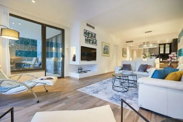 Apart Daire (Luxury Two Bedroom Apartment with Sea)