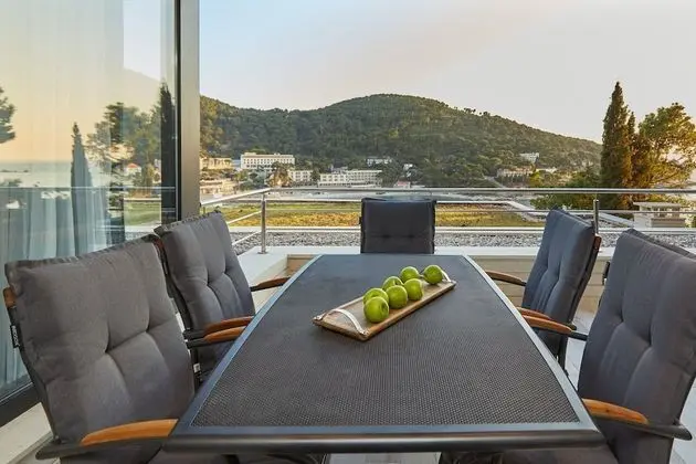 Apart Daire (Luxury Two Bedroom Apartment with Sea)