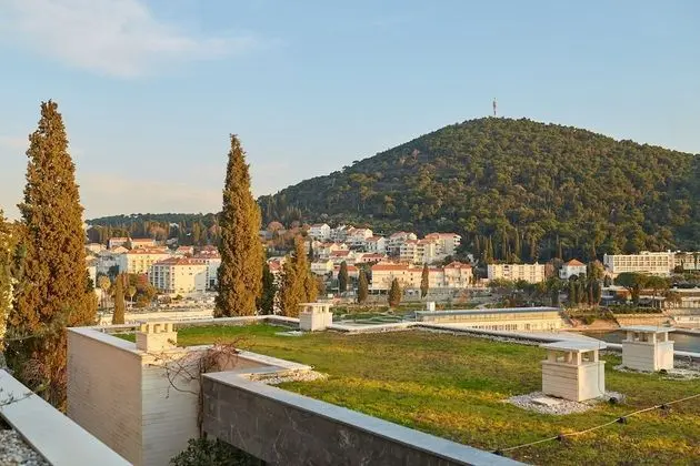 Apart Daire (Luxury Two Bedroom Apartment with Sea)