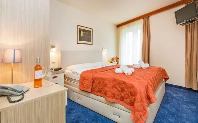 Tek Büyük veya İki Ayrı Yataklı Oda