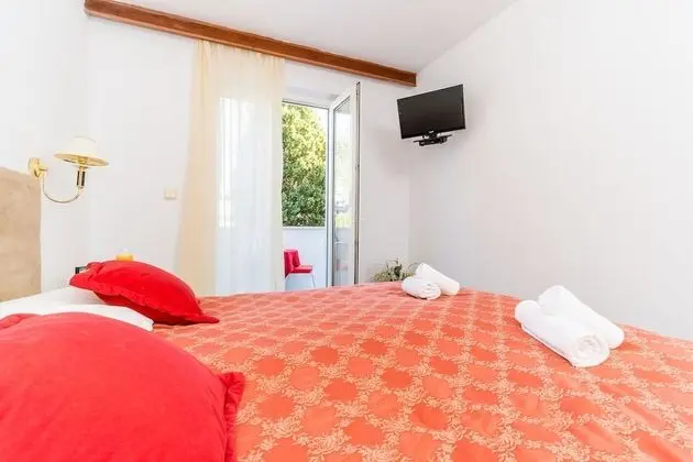 Tek Büyük veya İki Ayrı Yataklı Oda, Balkon