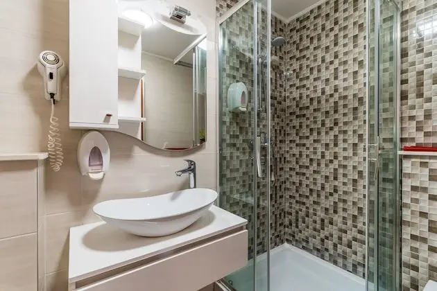 Tek Büyük veya İki Ayrı Yataklı Oda, Balkon