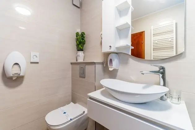 Tek Büyük veya İki Ayrı Yataklı Oda, Balkon