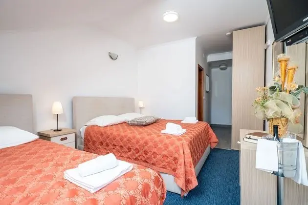 Üç Kişilik Oda, Balkon