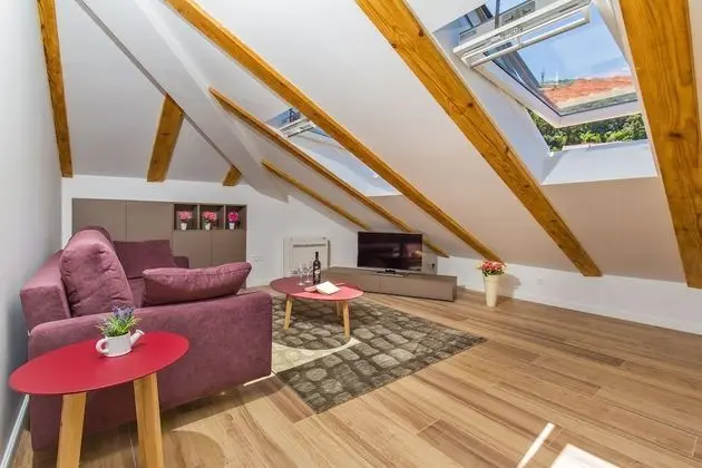 Luxury Apart Daire, Balkon (Attic)