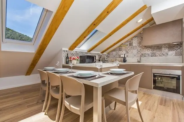 Luxury Apart Daire, Balkon (Attic)