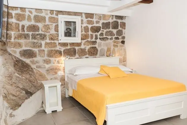 Basic Stüdyo, 1 En Büyük (King) Boy Yatak