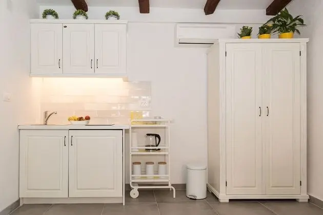 Basic Stüdyo, 1 En Büyük (King) Boy Yatak