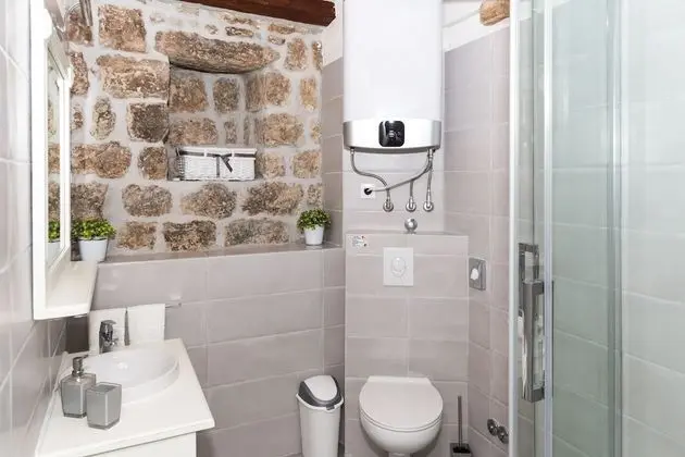 Basic Stüdyo, 1 En Büyük (King) Boy Yatak