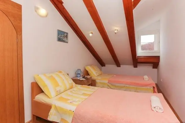 Comfort Tek Büyük veya İki Ayrı Yataklı Oda