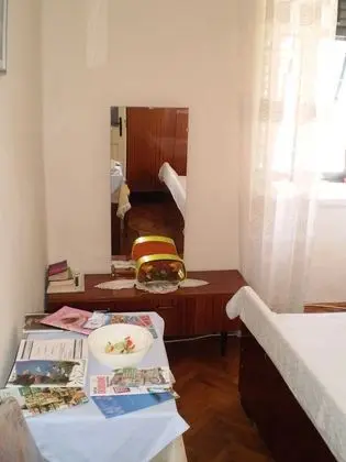 Tek Büyük Yataklı Oda, Ortak Banyo