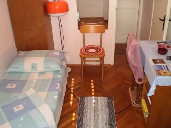 Tek Kişilik Oda, Ortak Banyo