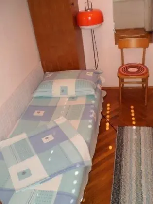 Tek Kişilik Oda, Ortak Banyo