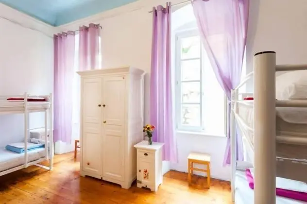 Ortak Ranzalı Oda, Sadece kadınlar için, Ortak Banyo (1A)