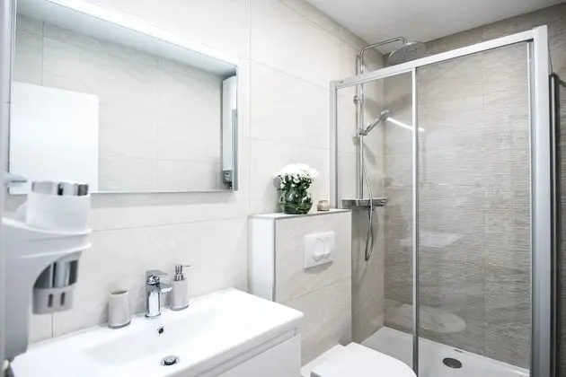 Deluxe Tek Büyük Yataklı Oda (Lower Ground)