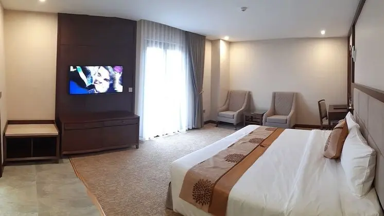 Deluxe Tek Büyük Yataklı Oda, Balkon, Tepe Manzaralı