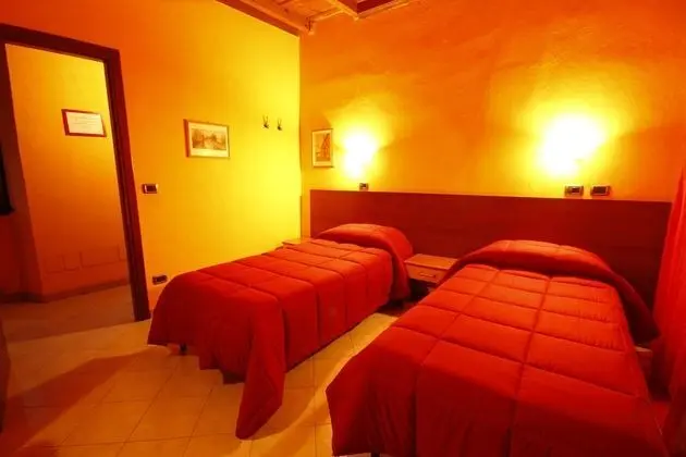 Tek Büyük Yataklı Oda, 2 Tek Kişilik Yatak