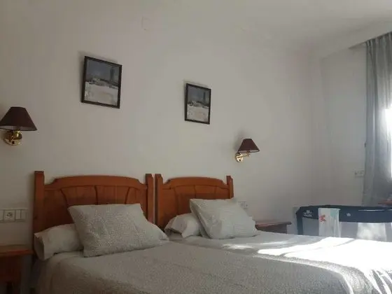 Büyük Yataklı Tek Kişilik Oda