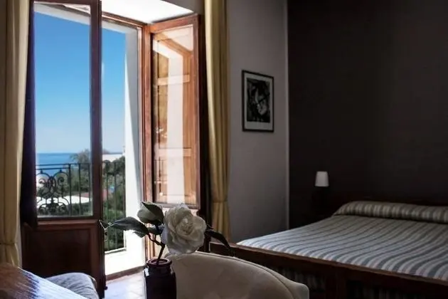 Tek Büyük Yataklı Oda, Balkon, Deniz Manzaralı