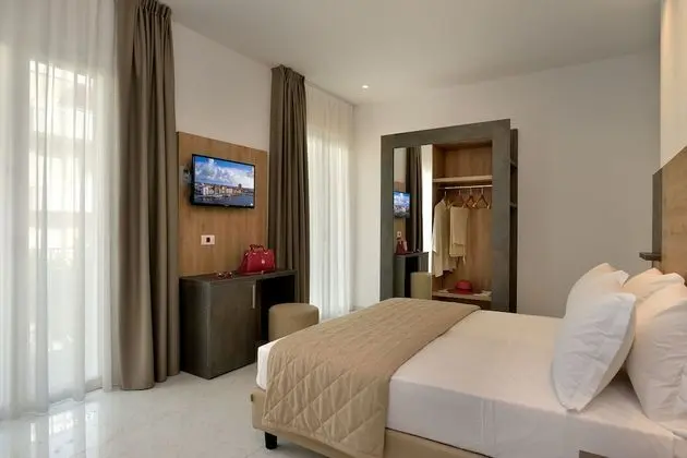 Büyük Yataklı Tek Kişilik Oda