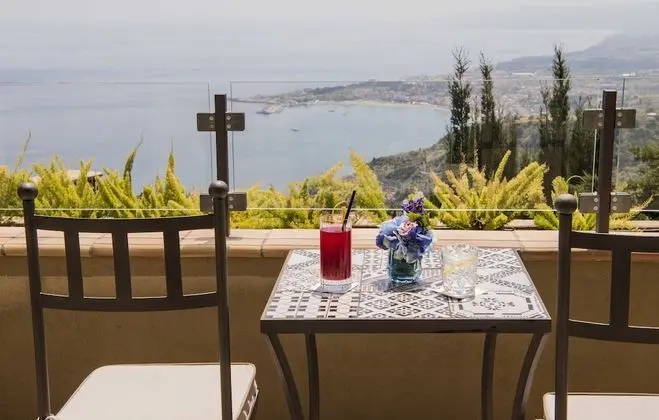 Deluxe Tek Büyük Yataklı Oda, 1 Yatak Odası, Koy Manzaralı, Denize Bakan