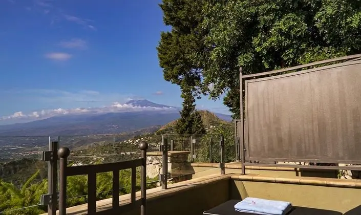 Deluxe Tek Büyük Yataklı Oda, 1 Yatak Odası, Koy Manzaralı, Denize Bakan