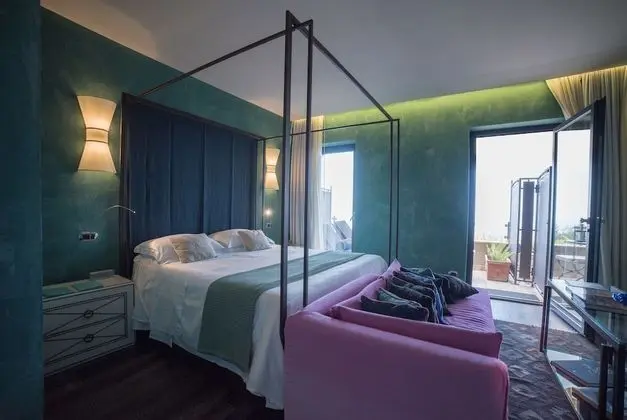 Junior Tek Büyük Yataklı Oda, 1 En Büyük (King) Boy Yatak, Deniz Manzaralı, Denize Bakan