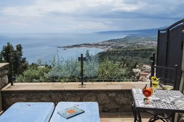 Junior Tek Büyük Yataklı Oda, 1 En Büyük (King) Boy Yatak, Deniz Manzaralı, Denize Bakan