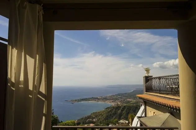 Junior Tek Büyük Yataklı Oda, 1 En Büyük (King) Boy Yatak, Deniz Manzaralı, Denize Bakan