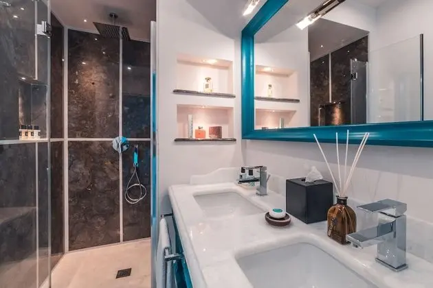 Junior Tek Büyük Yataklı Oda, 1 En Büyük (King) Boy Yatak, Deniz Manzaralı, Denize Bakan