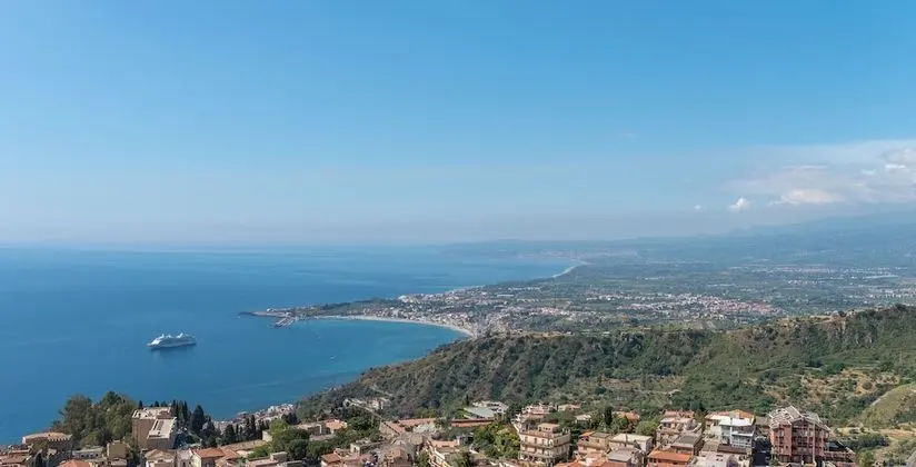 Junior Tek Büyük Yataklı Oda, 1 En Büyük (King) Boy Yatak, Deniz Manzaralı, Denize Bakan