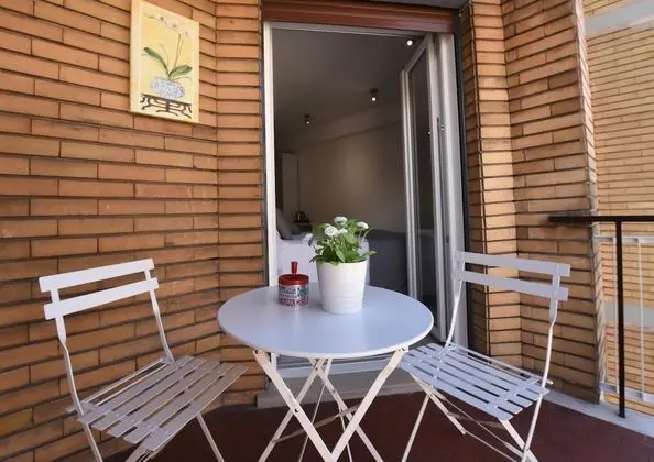 Tek Büyük veya İki Ayrı Yataklı Oda, Balkon