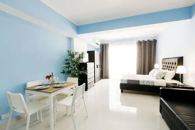 Deluxe Executive Suite with Balcony