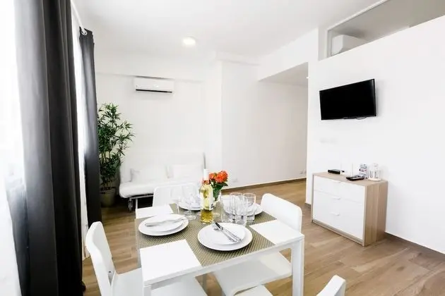 Deluxe Privilege Suite - Beach Club Access