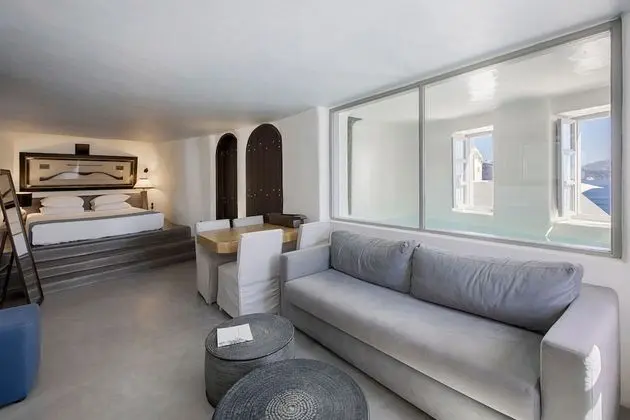 Deluxe Room with Indoor Plunge Pool and Caldera View