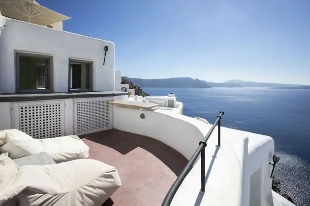 Deluxe Room with Indoor Plunge Pool and Caldera View