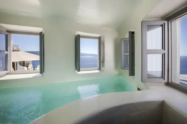 Deluxe Room with Indoor Plunge Pool and Caldera View