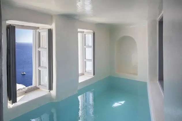 Deluxe Room with Indoor Plunge Pool and Caldera View