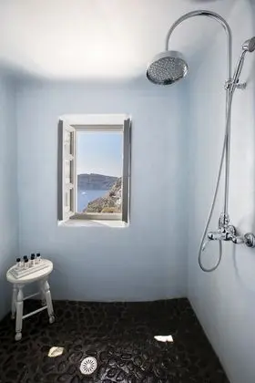 Deluxe Room with Indoor Plunge Pool and Caldera View