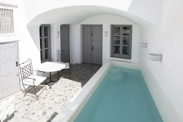 Double Room with Sharing Plunge Pool and Partial Caldera View