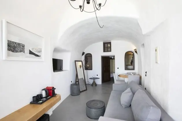 Grand Suite with Plunge Pool and Caldera View